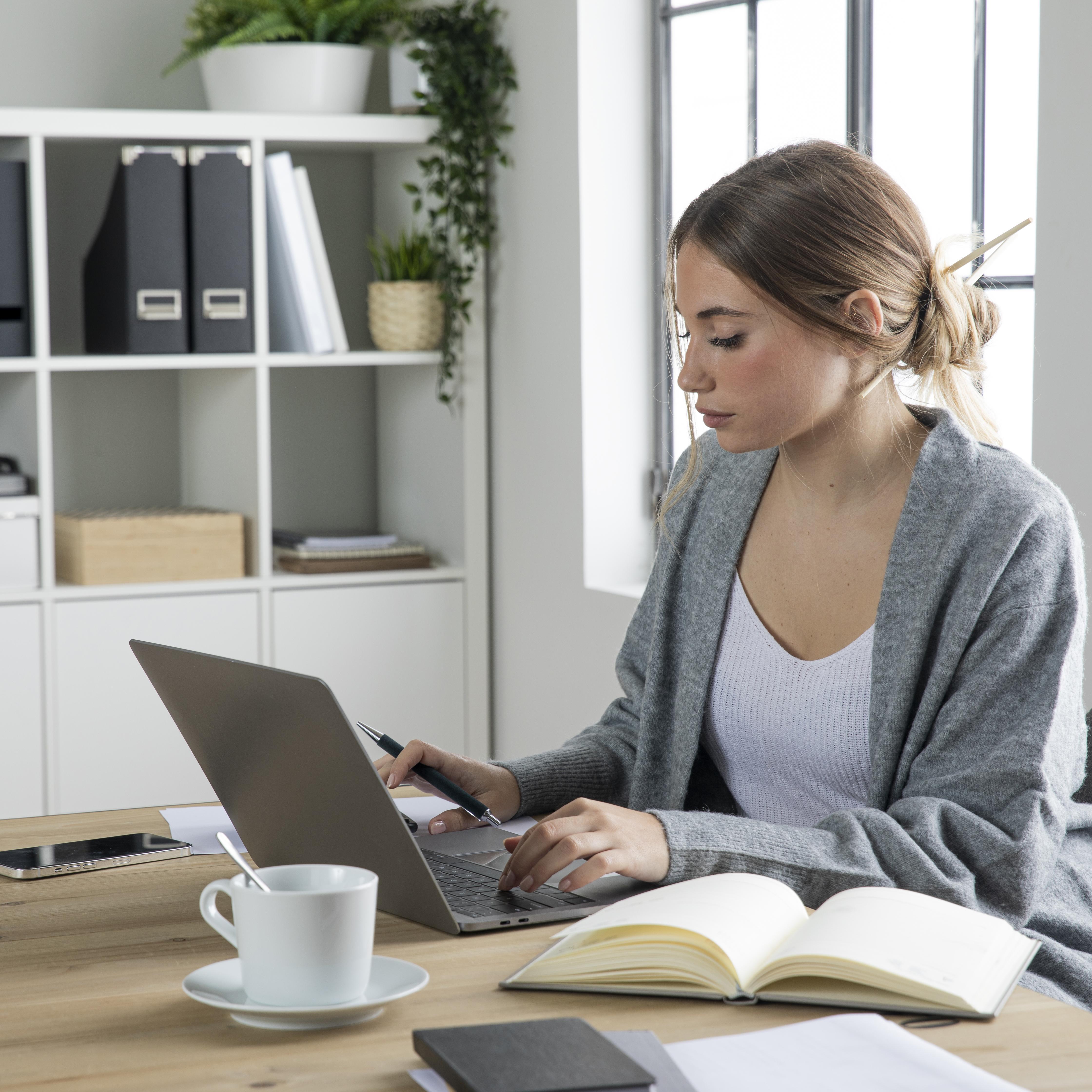 Multi-angle product rendering showcase